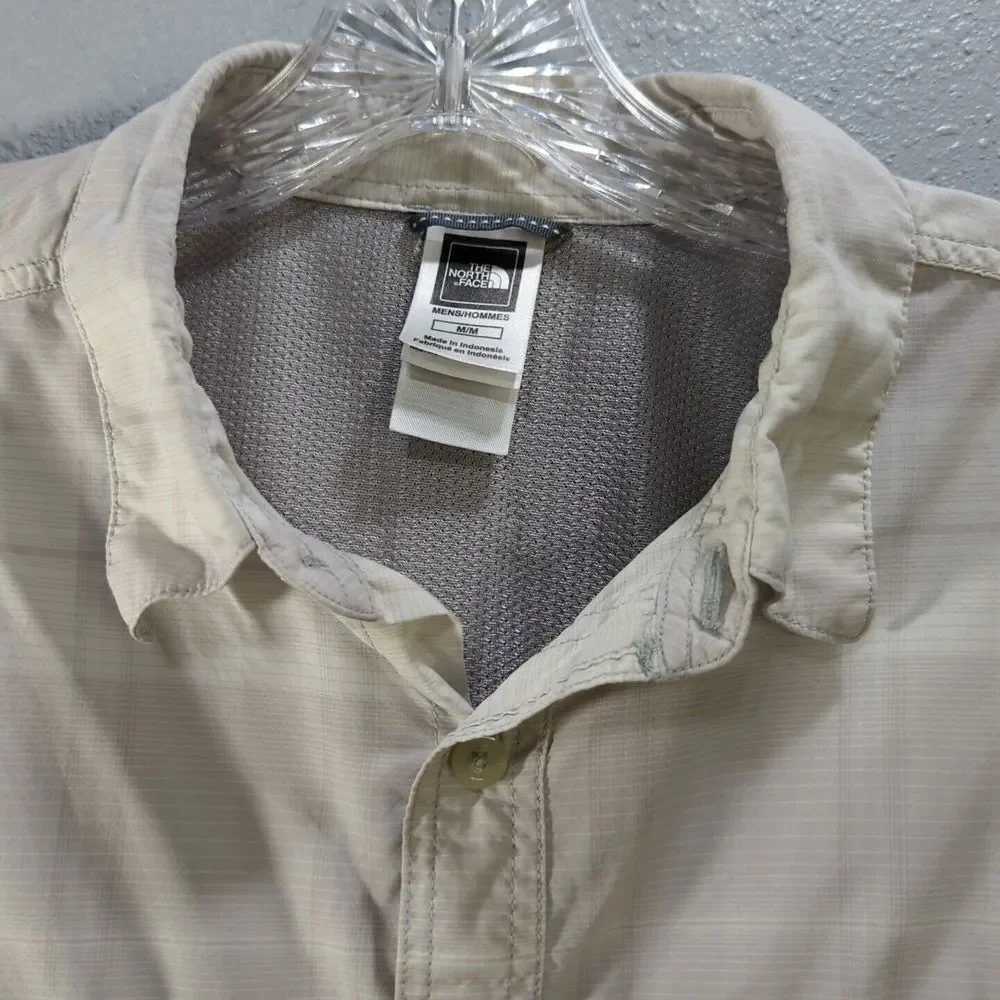 The North Face Men's‎ Med Vaper Wick Gray Plaid Short Sleeve Button Up Shirt 537